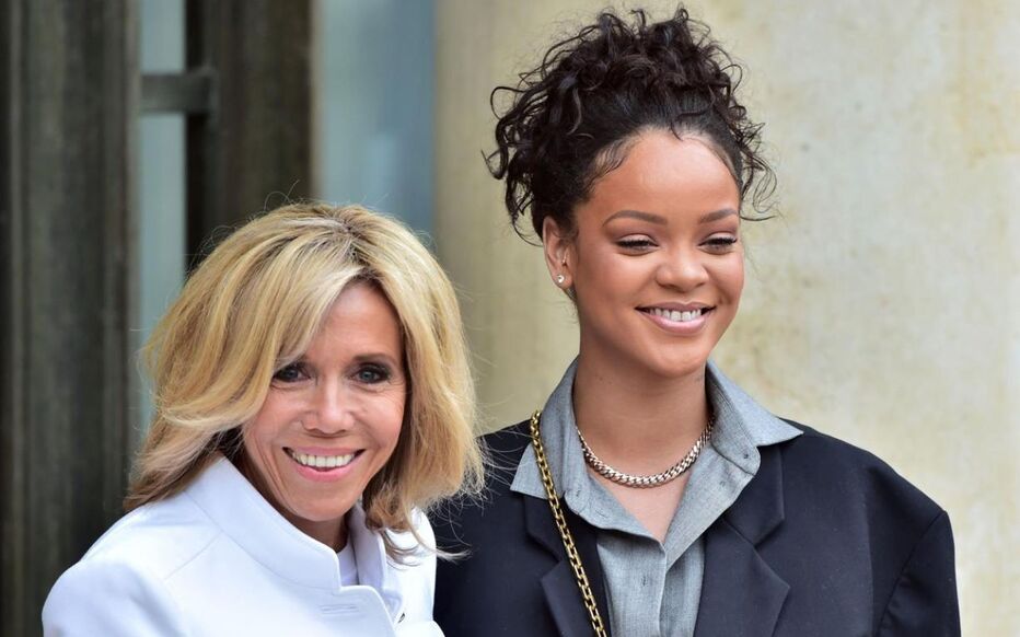 découvrez comment brigitte macron soutient exceptionnellement la collecte des pièces jaunes pour aider les enfants hospitalisés.
