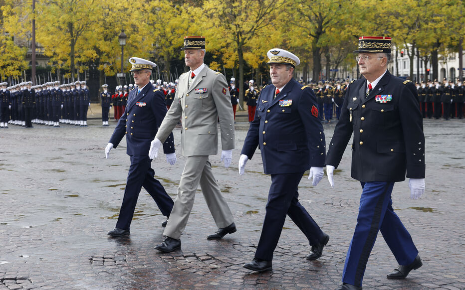 découvrez les déclarations d'emmanuel macron aux forces armées soulignant l'importance d'une préparation totale pour renforcer la sécurité nationale.