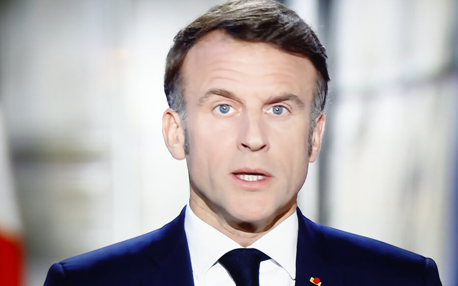 découvrez comment emmanuel macron envisage de partager le pouvoir en france et quelles pourraient être les implications pour la politique nationale.
