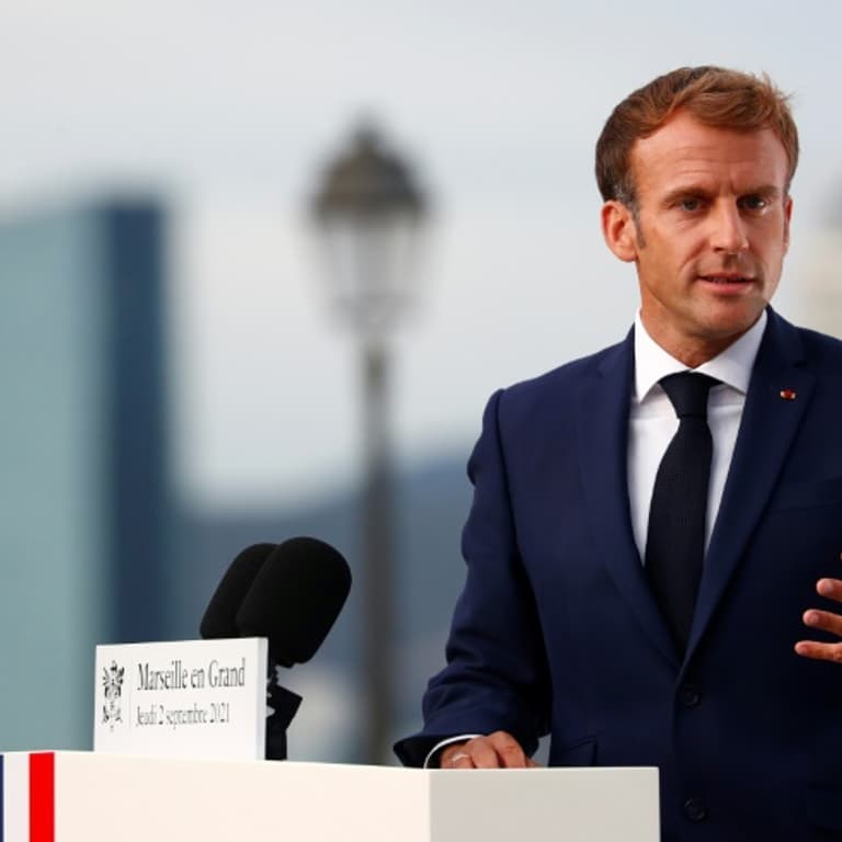 découvrez comment emmanuel macron recadre martinon concernant la situation en afghanistan, avec des déclarations claires et des positions fermes.