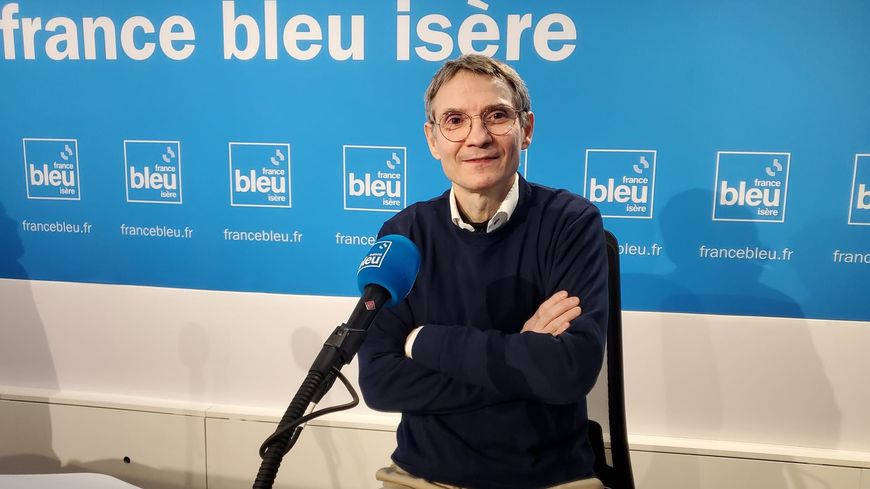 découvrez comment la politique influence les hésitations autour du dry january et les enjeux liés à cette démarche de sobriété temporaire.
