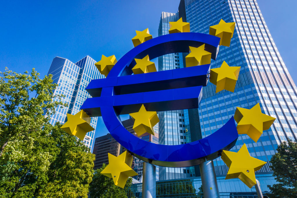 découvrez qui peut saisir la cour de justice de l'union européenne (cjue) et dans quelles circonstances, ainsi que les procédures à suivre pour engager une action.