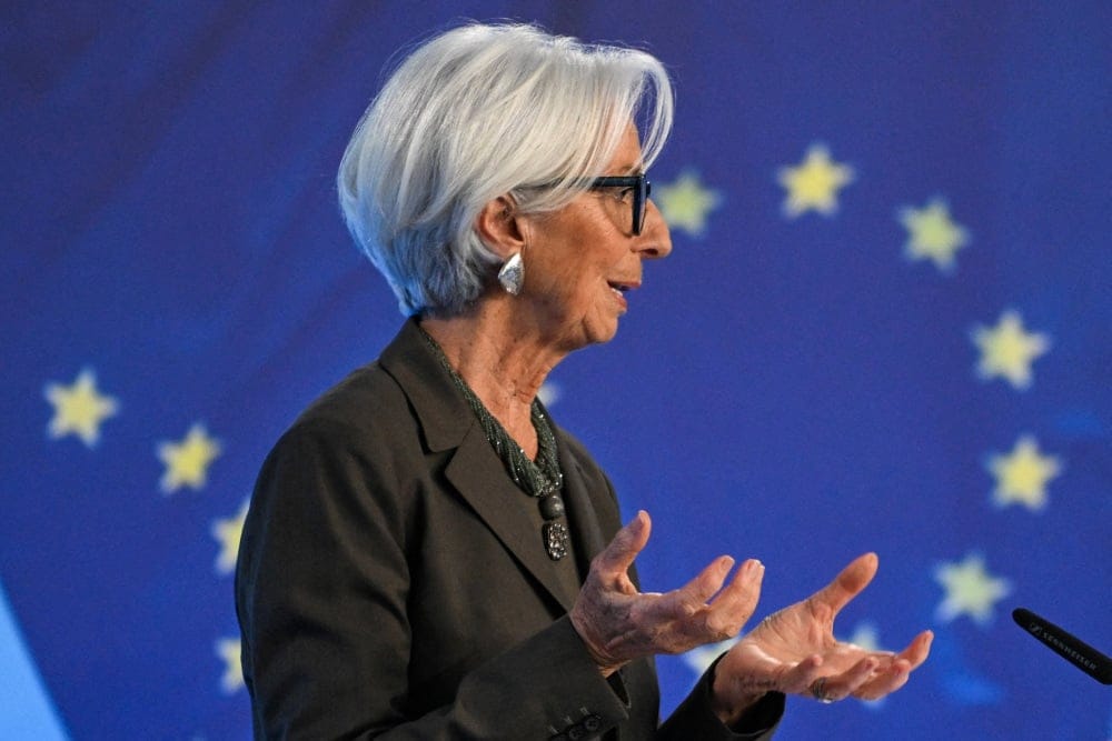 analyse du départ anticipé de christine lagarde de la bce : causes, impacts et perspectives pour la politique monétaire européenne.