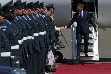 découvrez la visite d'emmanuel macron en inde, séjour dans l'hôtel prestigieux également fréquenté par kate et william.