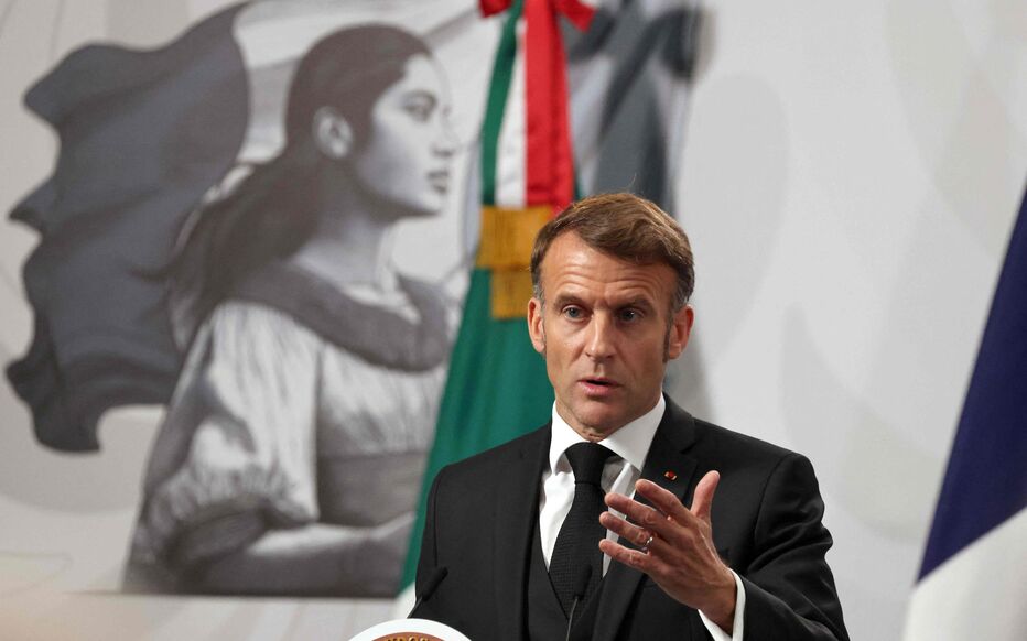 découvrez les ambitions de macron pour un retour triomphal à l'élysée après 2027 et ses projets pour la france.