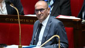 découvrez une analyse critique de la présidence macron, intitulée « néron à l’élysée : chronique d'une désillusion », explorant les défis et controverses marquants de son mandat.
