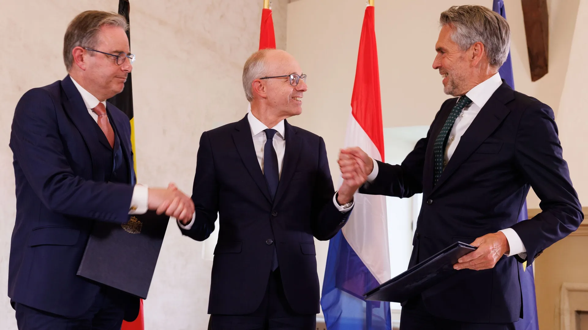 découvrez les 5 points clés du sommet de l'ue sur la compétitivité, analysant les stratégies et décisions majeures pour renforcer l'économie européenne.